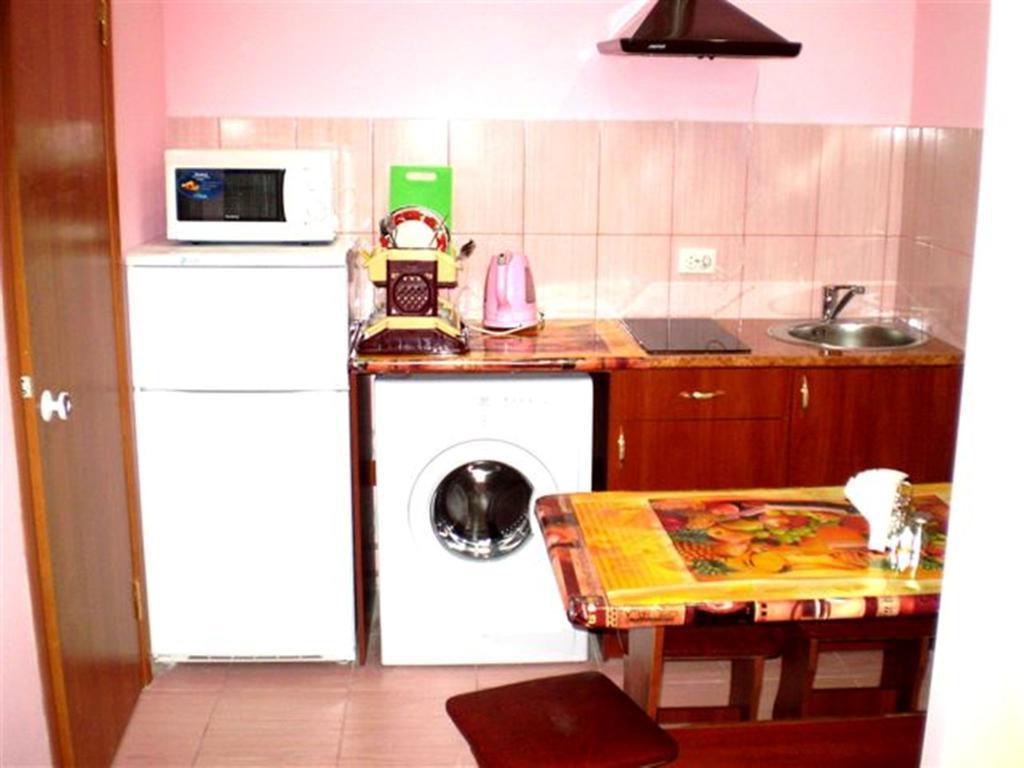 2 Комнаты 4 Дивана Чкалова-Садовая "Сити Центр" 2 Этаж Wi-Fi 2 Этажный Отдельный Дом Mykolaïv Chambre photo